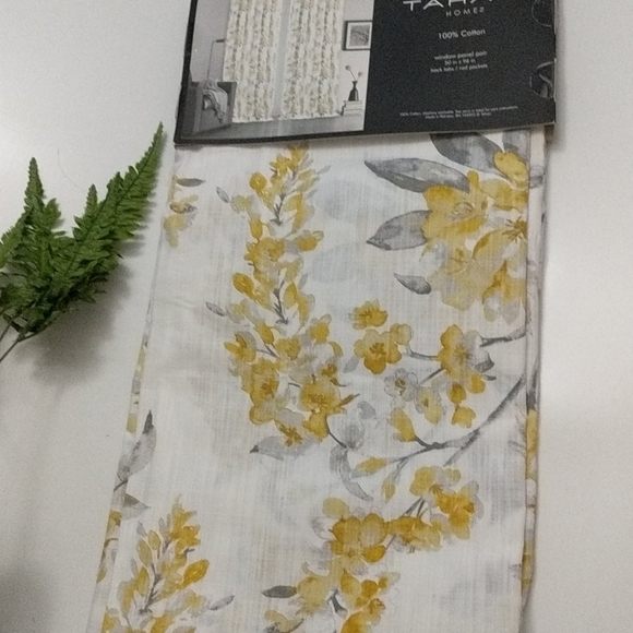 Tahari Home Set of 2 Floral Window Panels Floral